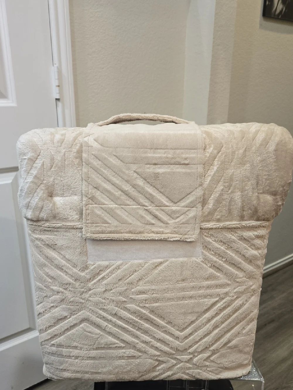 BearPaw Carson Embossed Twin/Twin XL Comforter Set w/Shams- Tan